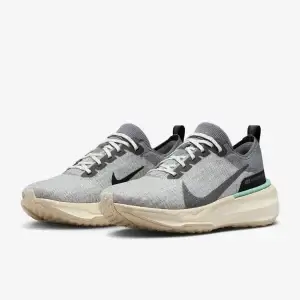 Nike ZoomX Invincible Run Flyknit 3 futócipő