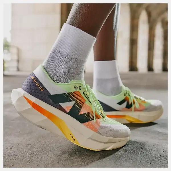 New Balance FuelCell SuperComp Elite v4 középtalp