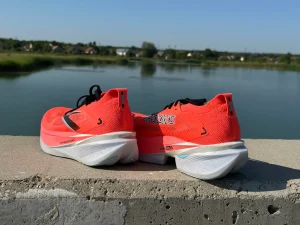 Brooks Hyperion Max 3 futócipő középtalp
