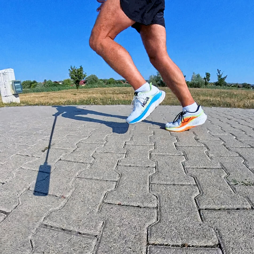 Hoka Clifton 11 vs Hoka Clifton Pro futócipő