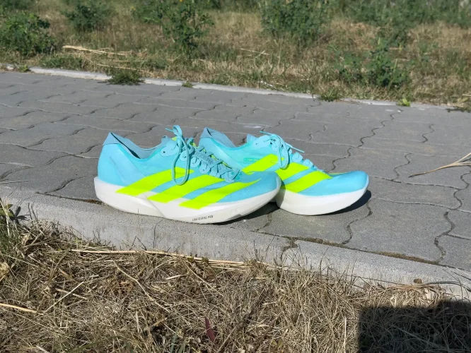 Adidas Adizero Takumi Sen 11 futócipő