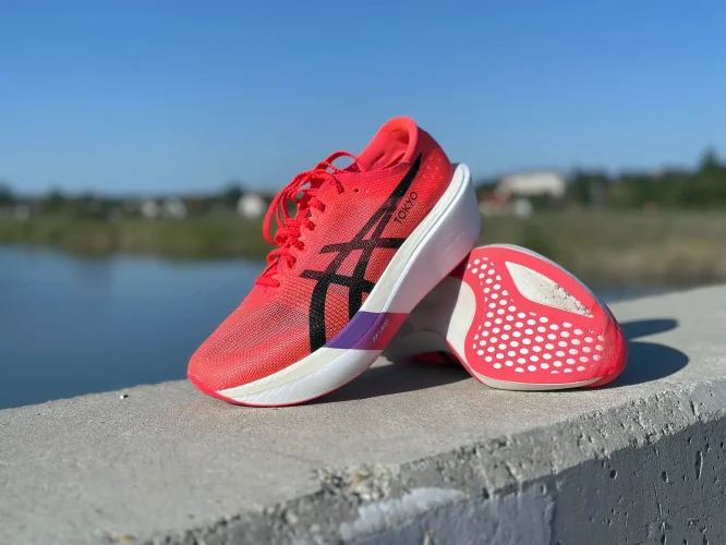 ASICS Metaspeed Sky Tokyo futócipő