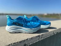 Hoka Clifton 10 futócipő