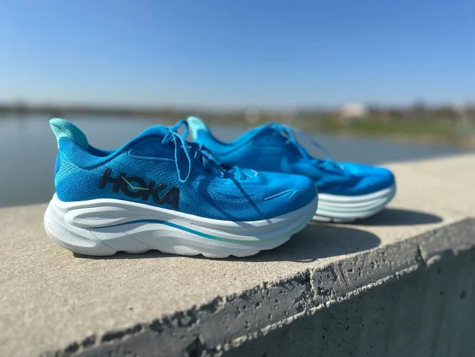 Hoka Clifton 10 futócipő