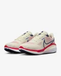 Nike Vomero 17 futócipő